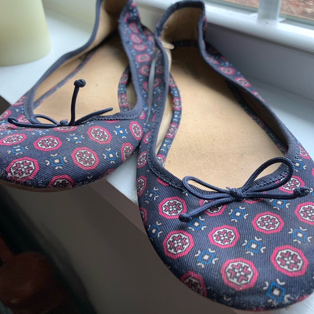Medallion Old Navy Flats